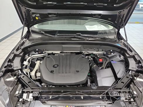 Used 2025 Volvo XC60 B5 Plus image 41