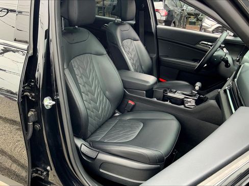 Used 2024 Kia Sportage X-Line w/ X-Line Premium Package image 9