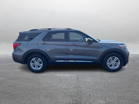 Certified 2021 Ford Explorer XLT w/ Equipment Group 202A AWD/4WD image 6