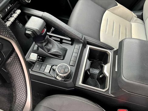 Used 2025 Toyota Tacoma TRD Off-Road image 17