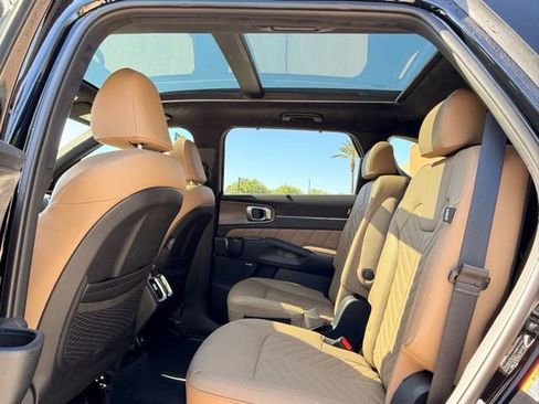 Used 2025 Kia Sorento SX Prestige w/ Olive Brown Leather Package AWD/4WD image 13