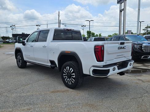 Used 2024 GMC Sierra 2500 Denali Ultimate AWD/4WD image 3