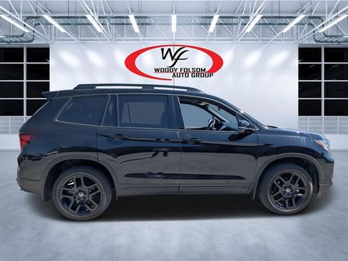 Used 2024 Honda Passport Black Edition image 2