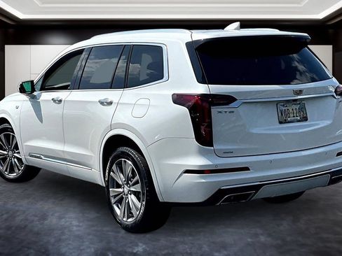 Used 2023 Cadillac XT6 Premium Luxury w/ LPO, Floor Liner Package AWD/4WD image 4