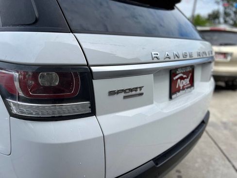 Used 2015 Land Rover Range Rover Sport SE image 12