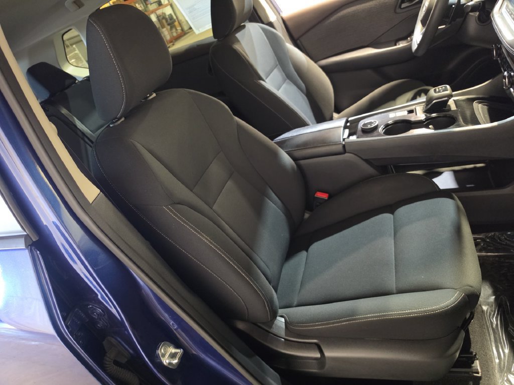 Used 2023 Nissan Rogue S AWD/4WD image 24