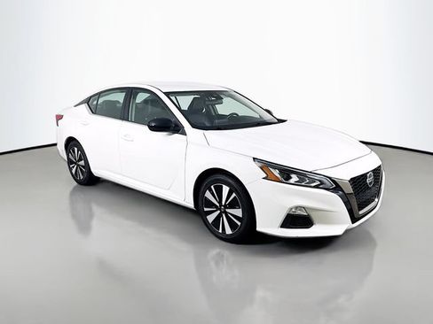 Used 2022 Nissan Altima 2.5 SR FWD image 3