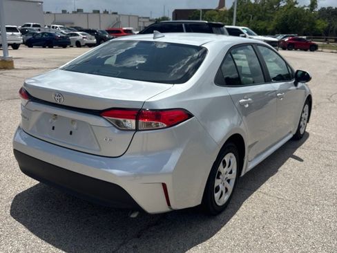 Used 2025 Toyota Corolla LE FWD image 4