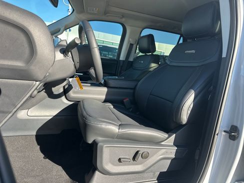 New 2025 Ford Expedition Max Platinum w/ Driver's Package image 9