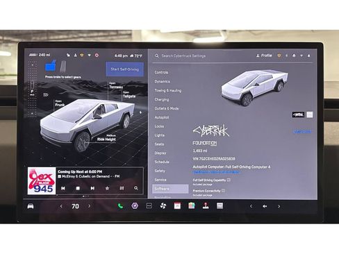 Used 2024 Tesla Cybertruck AWD Crew Cab image 28