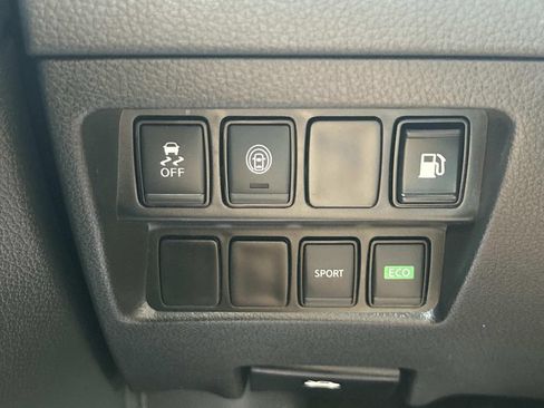 Used 2019 Nissan Rogue S w/ Special Edition Package FWD image 33