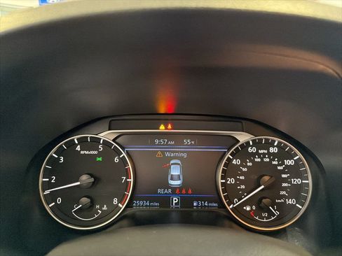 Used 2025 Nissan Altima 2.5 SV FWD image 12