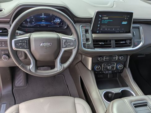 Used 2024 Chevrolet Tahoe Z71 w/ Luxury Package AWD/4WD image 16