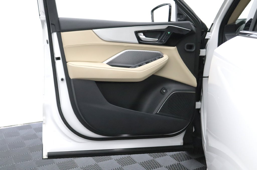 Certified 2025 Acura MDX SH-AWD image 13