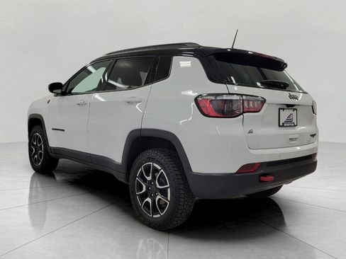 Used 2025 Jeep Compass Trailhawk AWD/4WD image 21