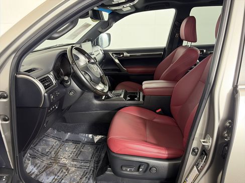 Used 2022 Lexus GX 460 Premium w/ Accessory Package image 6