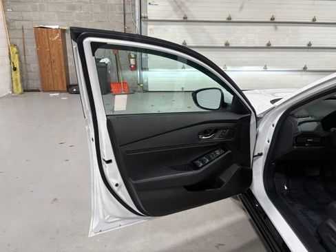 Used 2025 Honda Accord Touring image 13