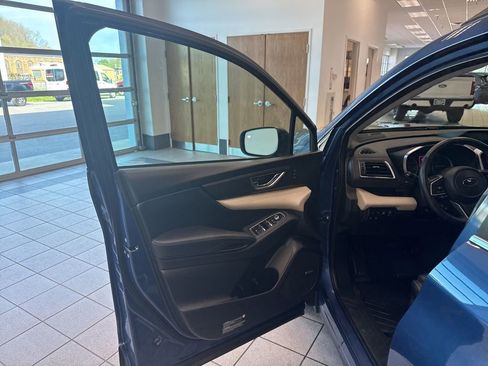 Used 2022 Subaru Ascent Limited w/ Technology Package AWD/4WD image 7