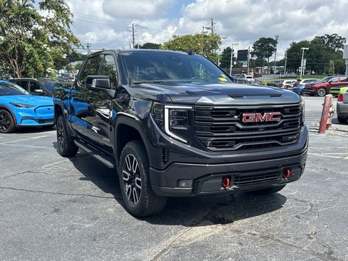 Used 2023 GMC Sierra 1500 AT4 w/ AT4 Premium Package AWD/4WD image 2
