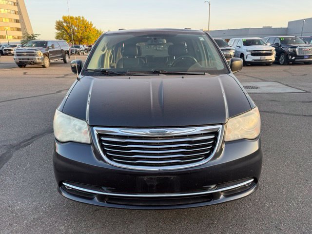 Used 2013 Chrysler Town & Country Touring FWD image 5