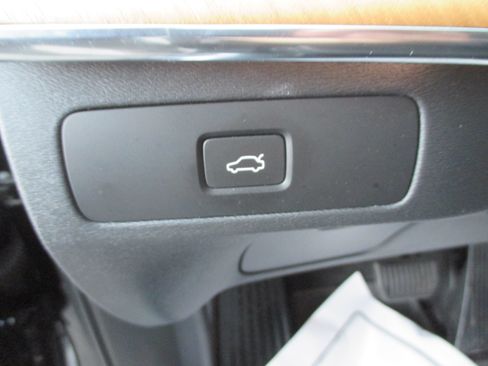 Used 2023 Volvo XC90 B6 Plus w/ Protection Package Premier AWD/4WD image 19