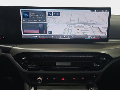 Used 2025 BMW 230i Coupe w/ M Sport Package image 23