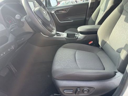 Used 2021 Toyota RAV4 XLE image 11