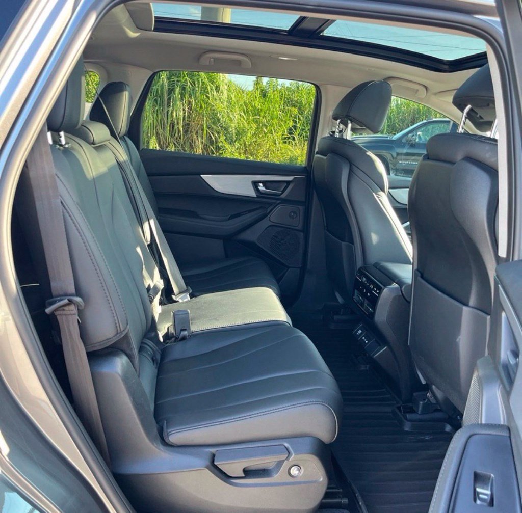 Used 2025 Acura MDX FWD image 15