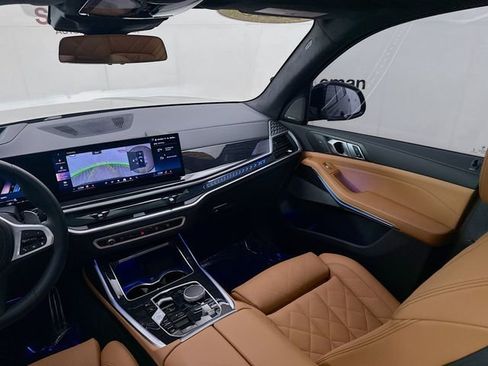Used 2025 BMW X7 xDrive40i w/ M Sport Package image 24