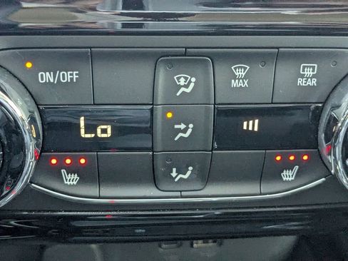 Used 2025 Chevrolet Trax ACTIV w/ Driver Confidence Package FWD image 21