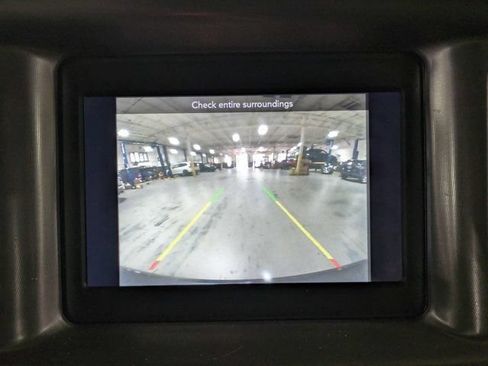 Used 2019 Dodge Charger SXT RWD image 18