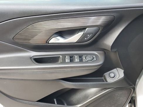 Used 2022 GMC Terrain SLE w/ Driver Convenience Package image 16