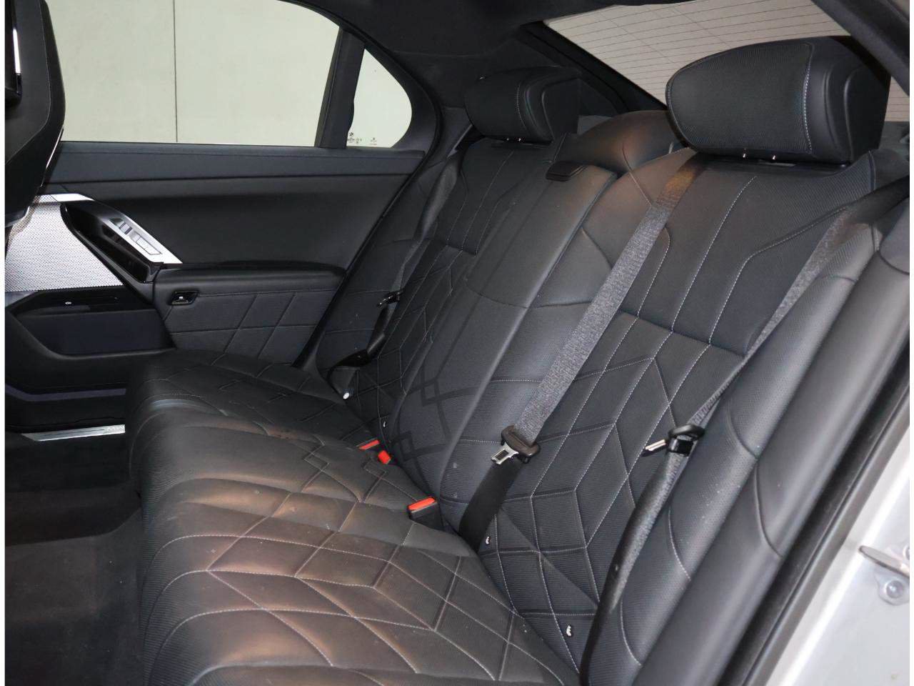 Certified 2024 BMW i7 eDrive50 RWD image 17