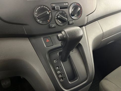 Used 2015 Nissan NV200 SV w/ Exterior Appearance Package image 22