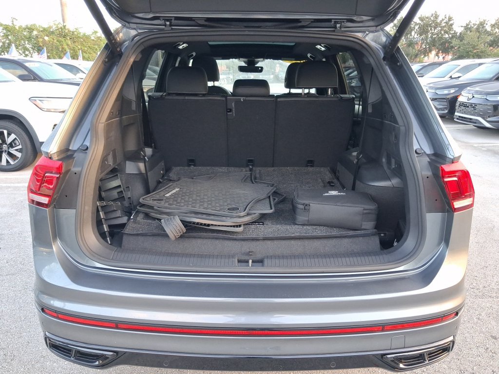 Certified 2024 Volkswagen Tiguan SE R-Line FWD image 14