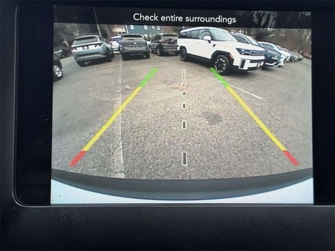 Used 2019 Jeep Cherokee Latitude Plus image 25