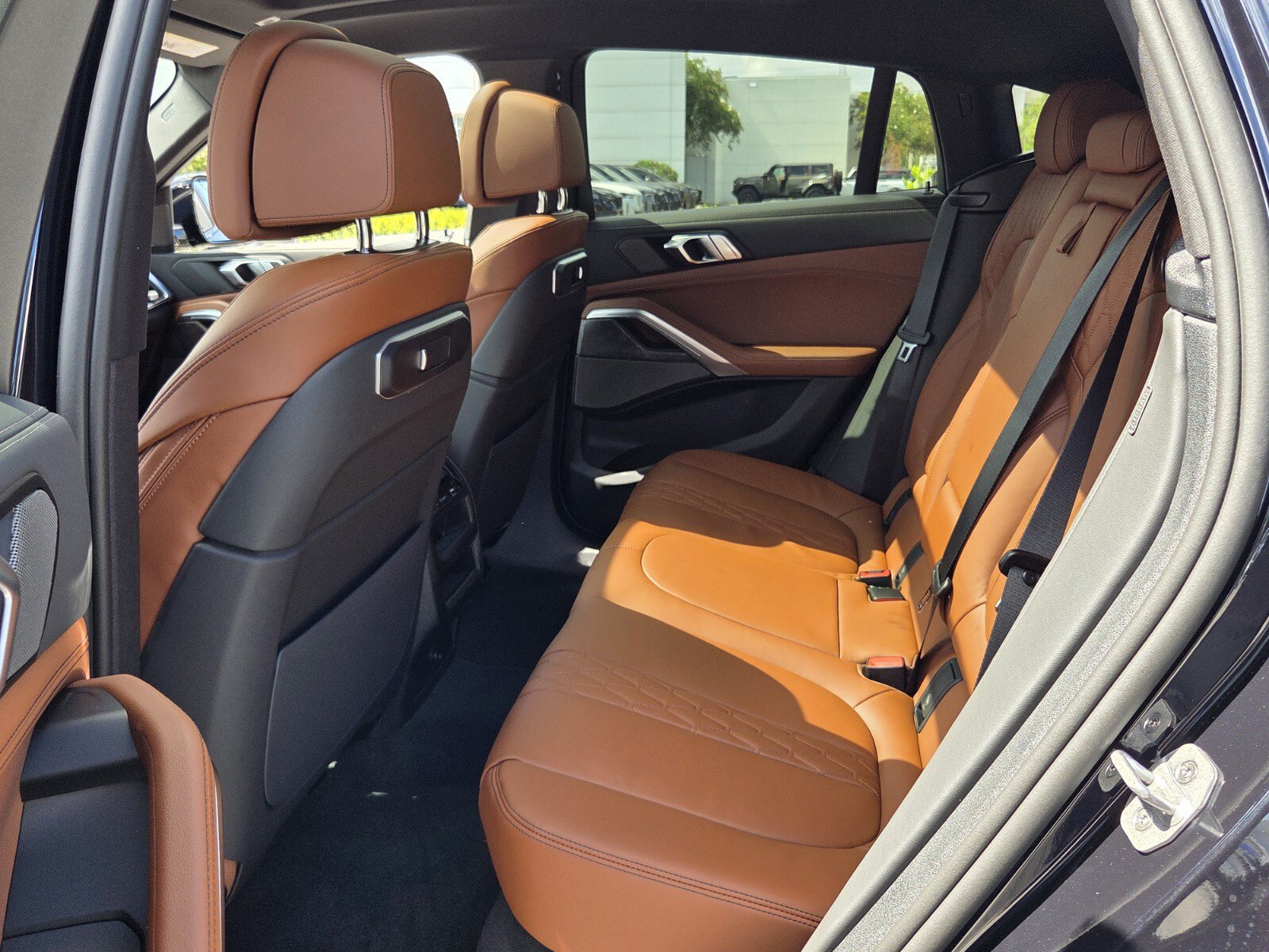 New 2027 BMW X6 xDrive40i w/ Premium Package AWD/4WD image 11