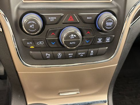 Used 2016 Jeep Grand Cherokee Limited RWD image 19