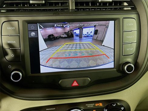 Certified 2025 Kia Soul LX w/ LX Technology Package FWD image 15