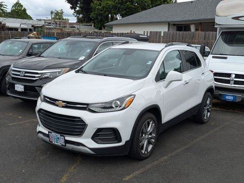 Used 2019 Chevrolet Trax LT w/ LT Convenience Package FWD image 1