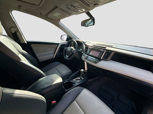 Used 2014 Toyota RAV4 Limited image 31