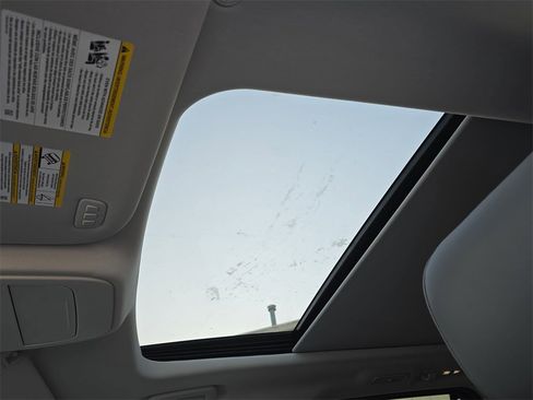 New 2025 Ford Expedition Active image 29