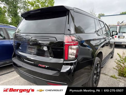 Used 2023 Chevrolet Suburban RST w/ Luxury Package AWD/4WD image 8