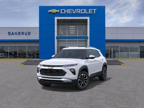 New 2026 Chevrolet TrailBlazer LT w/ Convenience Package AWD/4WD image 8