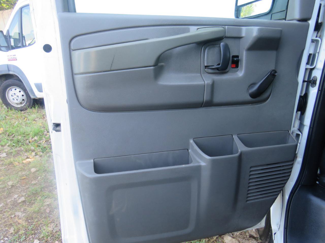 Used 2009 Chevrolet Express 2500 Extended RWD image 9
