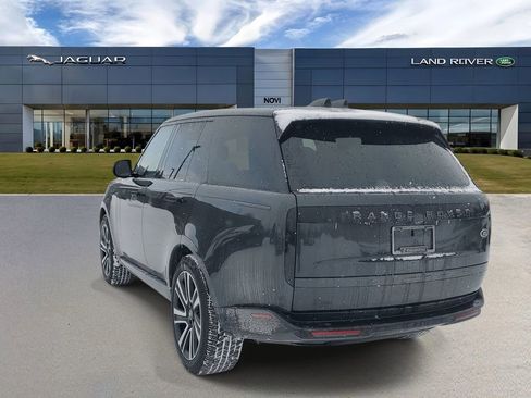 Used 2023 Land Rover Range Rover SE image 2