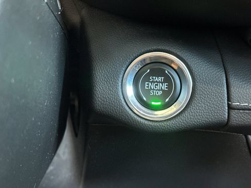 Used 2023 Buick Envision Avenir AWD/4WD image 33