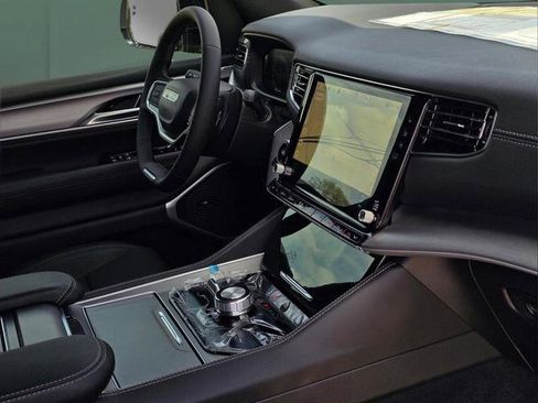 New 2026 Jeep Grand Wagoneer Limited AWD/4WD image 9