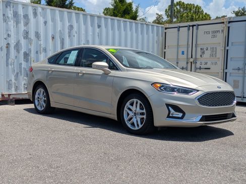 Used 2019 Ford Fusion Energi Titanium FWD image 2