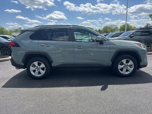 Used 2020 Toyota RAV4 XLE w/ Convenience Package image 9